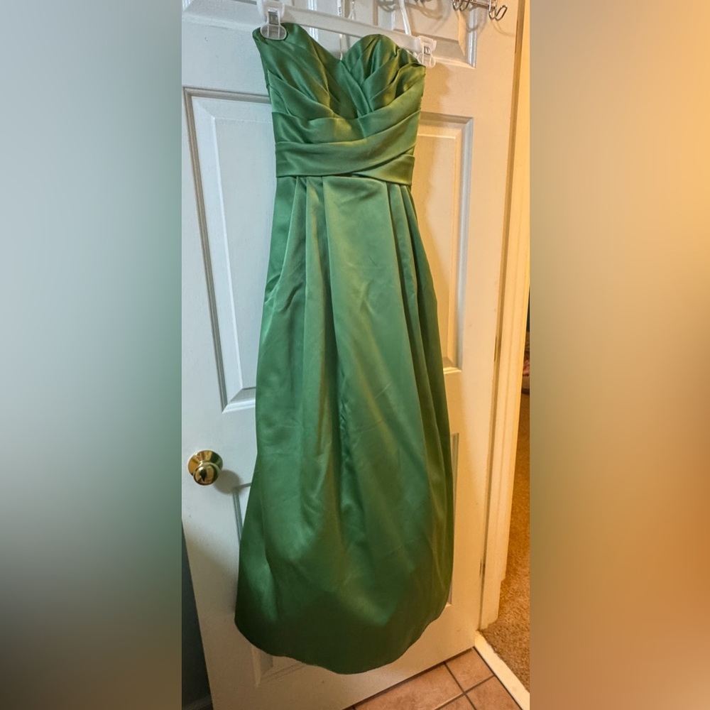 David's Bridal Strapless Bridesmaid Dress / Size 4 - Picture 7 of 13